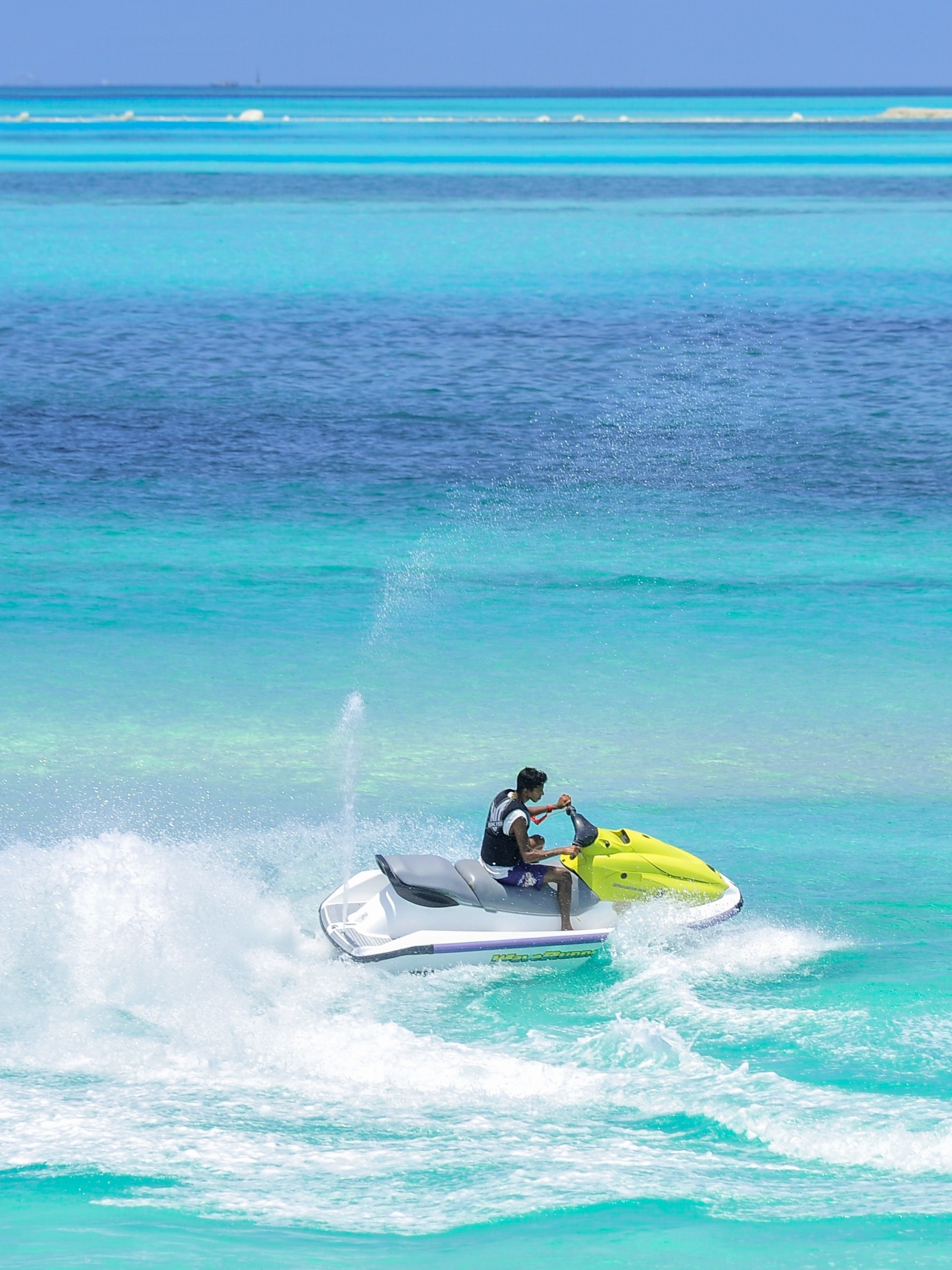 sea-ocean-wave-recreation-vehicle-motorboat-sports-boating-caribbean-watercraft-motorsport-water-sport-jet-ski-outdoor-recreation-wind-wave-surfing-equipment-and-supplies-powerboating-pers